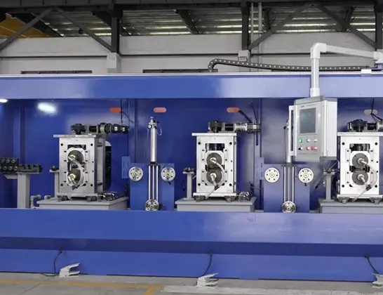 कुन सामग्री मुख्यतया दुई उच्च रोलिङ मिसिन द्वारा प्रशोधन गरिन्छ